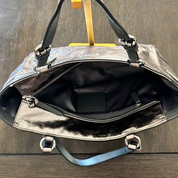 Vintage Y2K Coach Metallic Leather Tote Pewter Shoulder Bag EUC Classic Coach - Picture 6 of 9